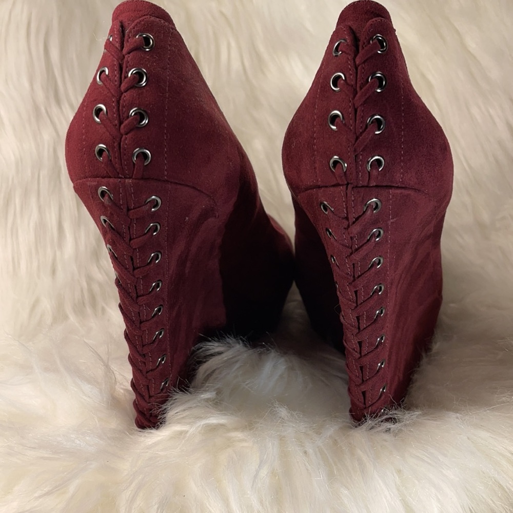 Guess by Marciano Burgundy Corset Wedge - Picture 2 of 12
